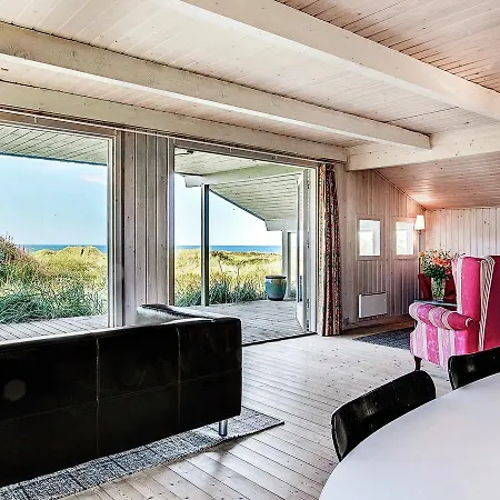 Three-bedroom Holiday In 9 Casa de Férias