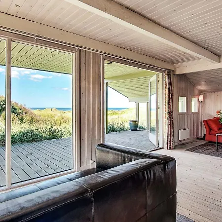 Three-bedroom Holiday In 9 Casa de Férias